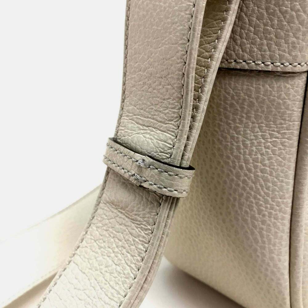 GUCCI Authentic White Messenger Shoulder Bag - Picture 13 of 13